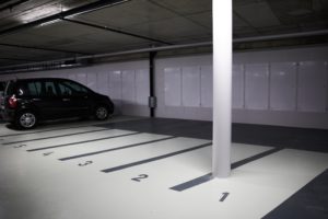 Panneaux géothermiques de la société Enerdrape dans un parking souterrain